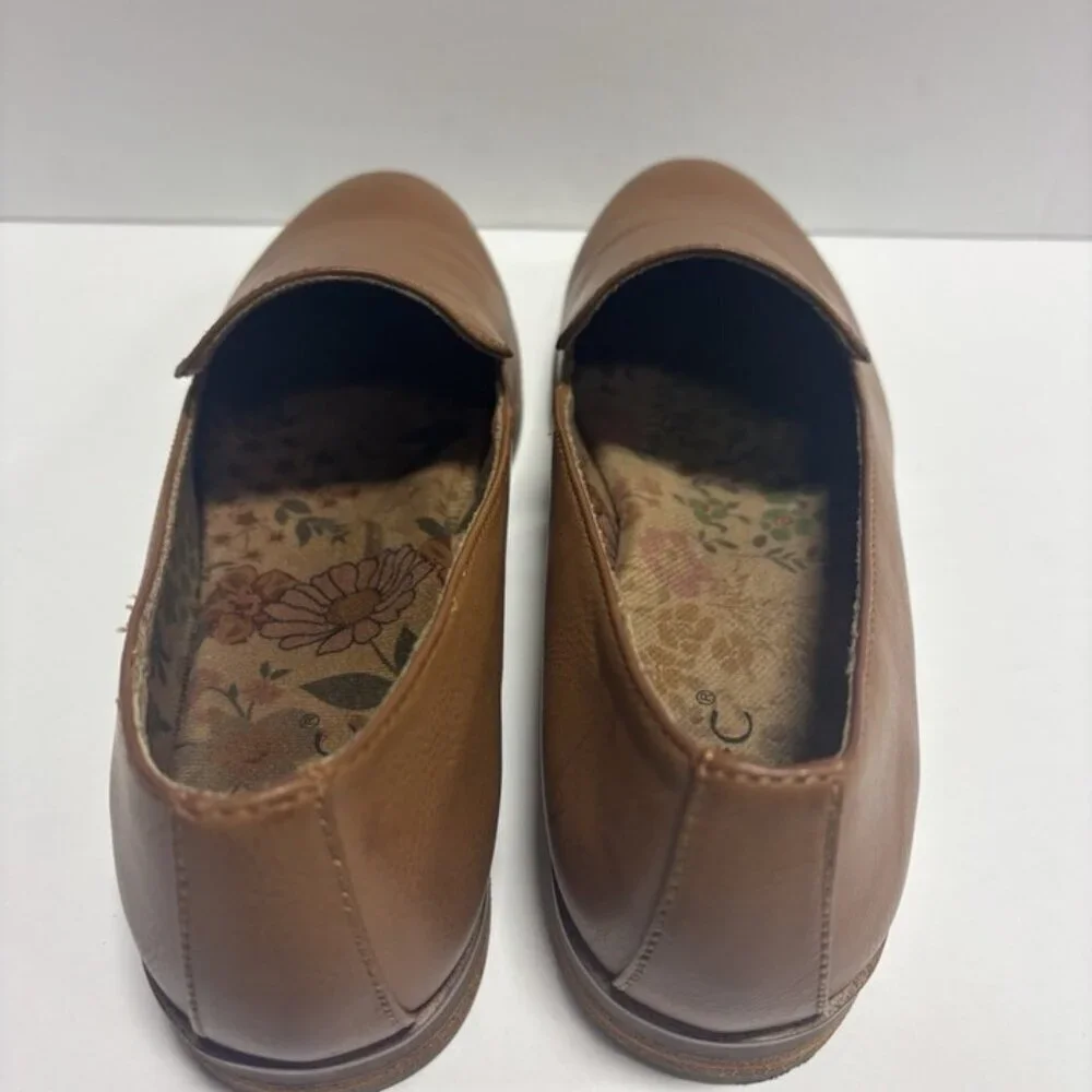 B.O.C. Women’s Becca, Taupe Slip-On Flats, Size 8.5 M